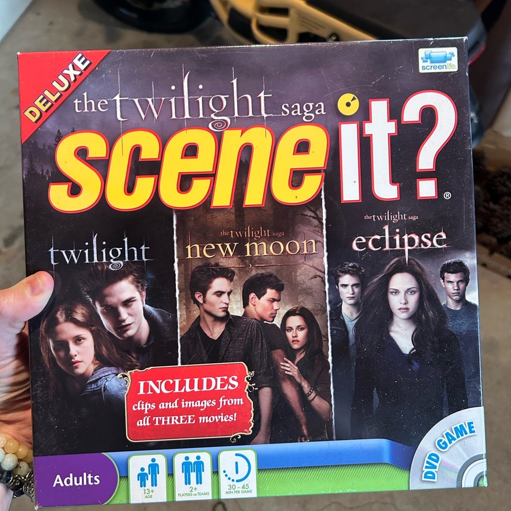 Scene It? The Twilight Saga Deluxe Board Game